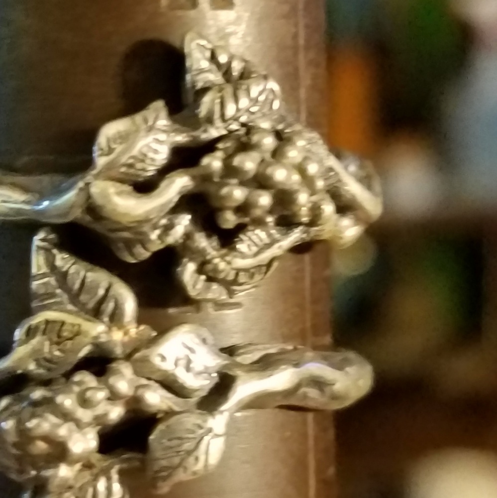 Sterling Silver grape ring - Picture 2 of 2